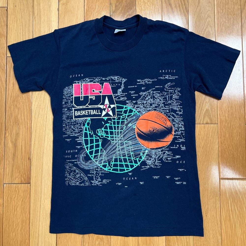 ❗️VINTAGE 90’s USA Basketball tee